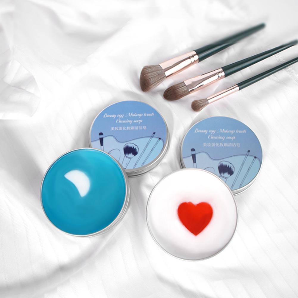 Beauty Blender In Makeup - Heart-Shaped Cleansing Soap + Silicone Pad